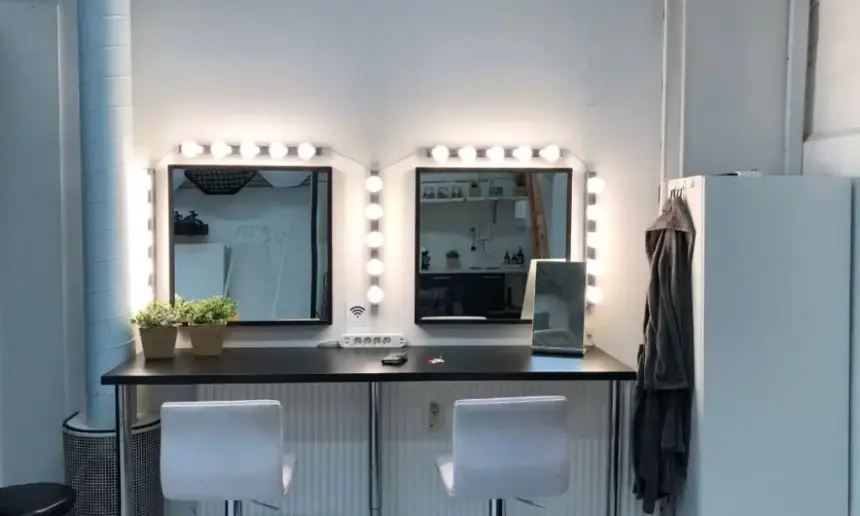 Vanity mirros in a dressing room.