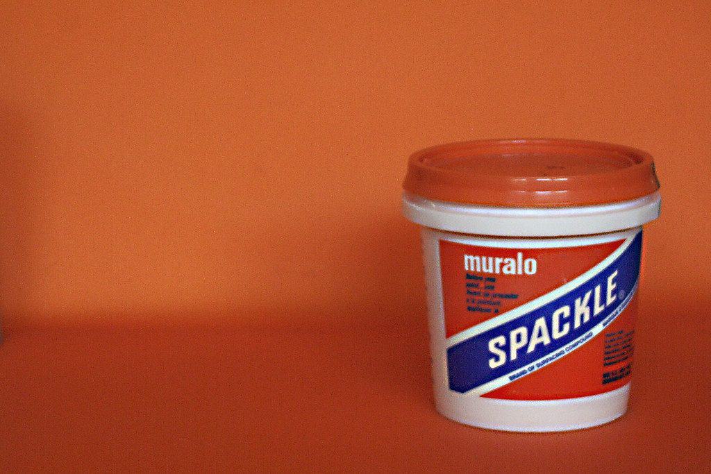 Bucket of spackle.