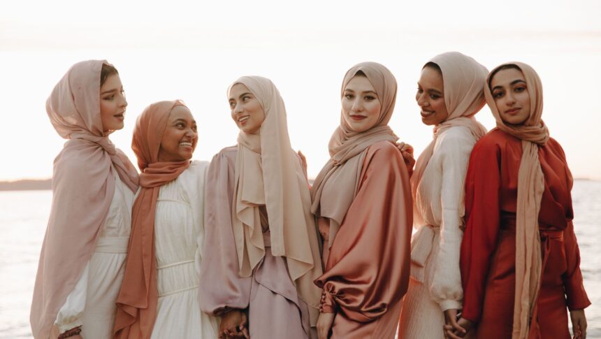 baju coksu cocok dengan jilbab warna apa