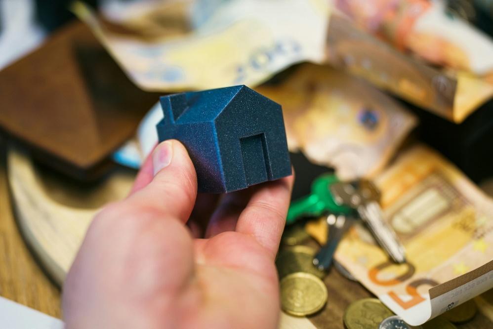smart homeownership, homeownership strategies, manage home costs, build home equity, home equity tips, reduce housing expenses, increase property value, smart homeowner tips, cost saving homeownership, equity building strategies