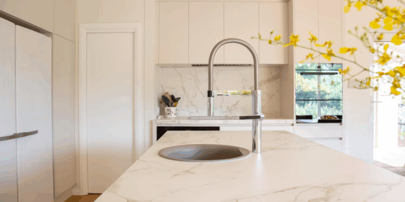 How to Choose the Perfect Kitchen Countertop: Expert Tips for Every Home