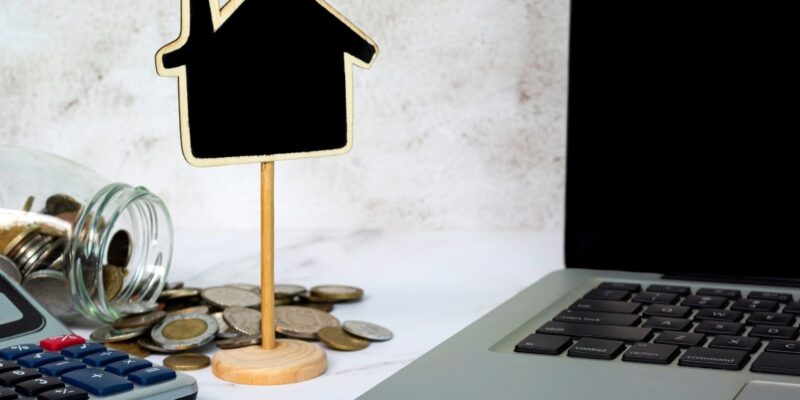 What to Look for in Online Auctioneer CE Courses